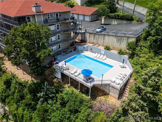 72 Palisades Lake View Dr Unit 2B, Lake Ozark, MO 65049 - aerial view of a pool area