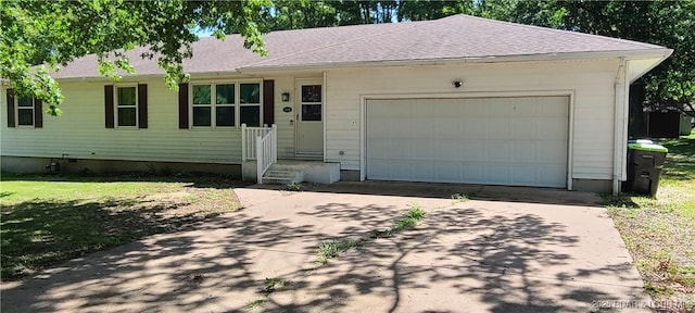 508 Hunter St N, Versailles, MO 65084 - ranch-style house with driveway and a garage