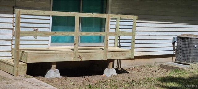 508 Hunter St N, Versailles, MO 65084 - view of home's exterior with a cooling unit