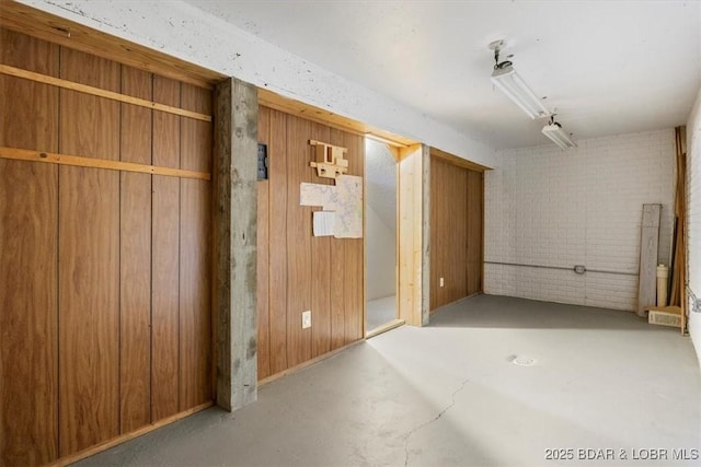 948 Cable Point Dr, Climax Springs, MO 65324 - empty room with concrete floors