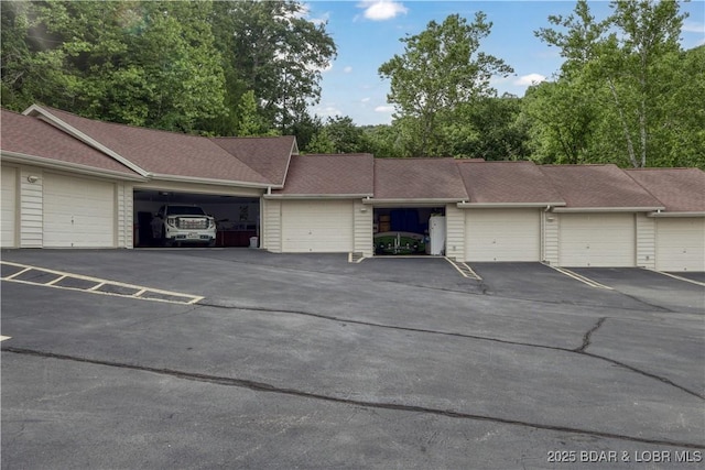 562 Hyd A Way Rd Unit 3F, Camdenton, MO 65020 - view of front of house featuring community garages