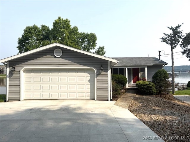 63 Rock Dove Ln, Camdenton, MO 65020 - single story home with driveway