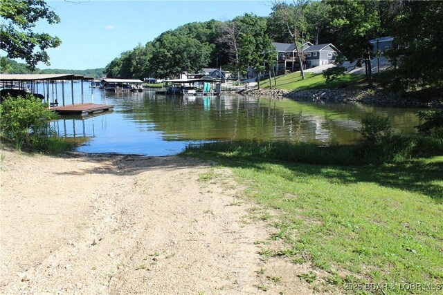 Twin Rivers Pt, Camdenton, MO 65020 - photo 1