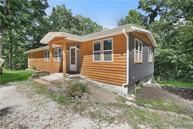5109 Aqua Dr, Osage Beach, MO 65065 - view of front of house
