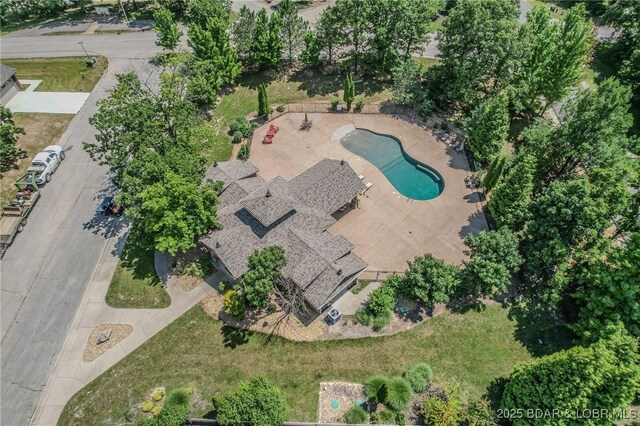 28 Simple Time Dr, Camdenton, MO 65020 - aerial view of property's location featuring a pool area