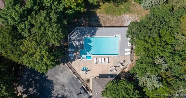 67 Windjammer Estates Dr, Lake Ozark, MO 65049 - aerial view of property and surrounding area featuring a pool area
