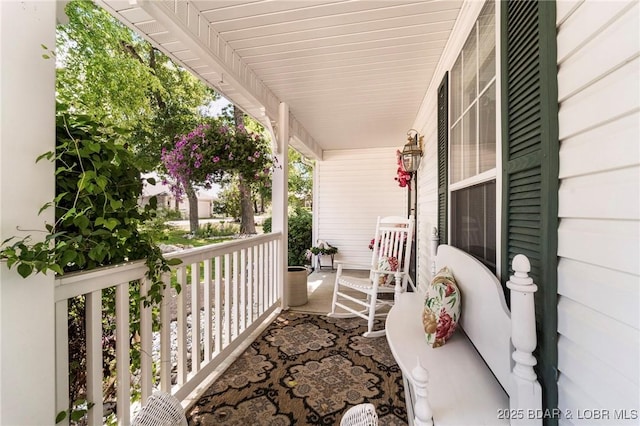1008 Beacon Ridge Dr, Lake Ozark, MO 65049 - view of covered porch