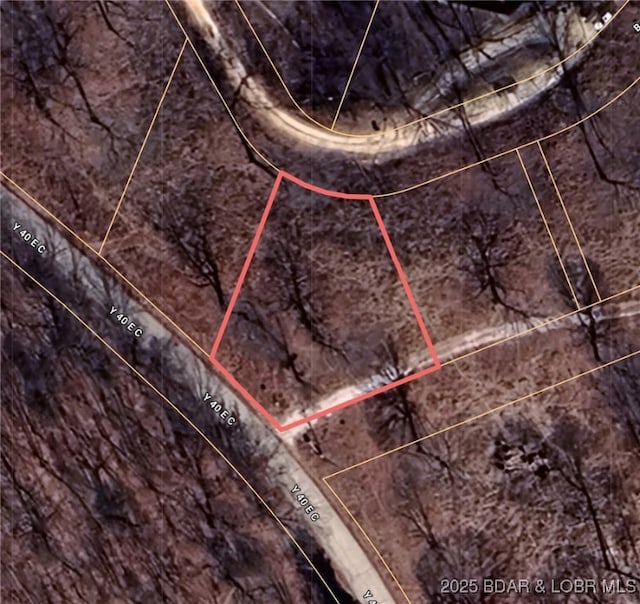 312 Woodland Pt, Linn Creek, MO 65052 - aerial map of property and surrounding area