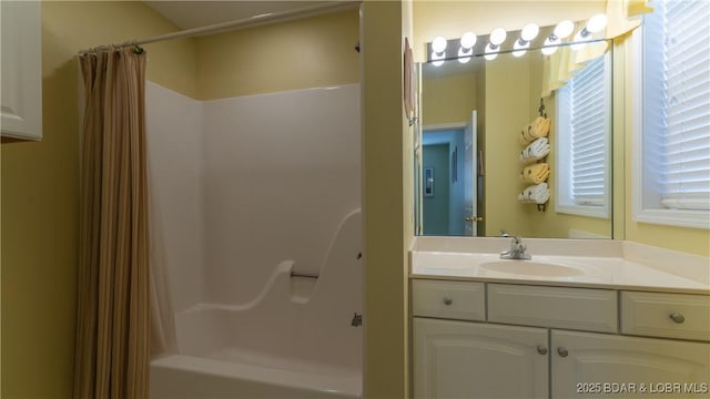 895 Summer Place Dr Unit 3A, Camdenton, MO 65020 - full bath featuring vanity and shower / bath combination with curtain