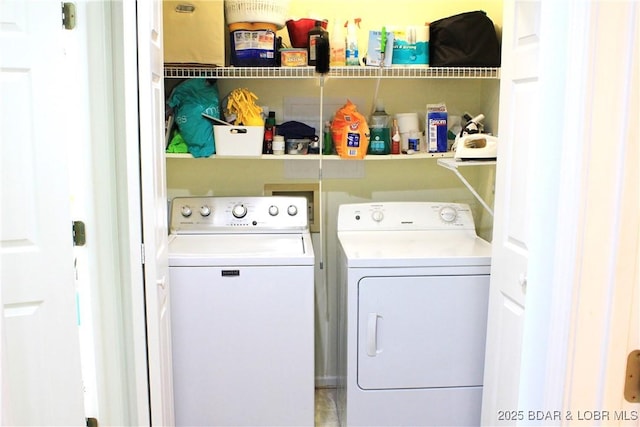 891 Azalea Ct, Osage Beach, MO 65065 - laundry room featuring washing machine and clothes dryer