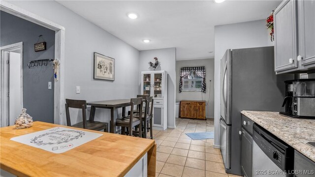 284 Trails End Rd, Sunrise Beach, MO 65079