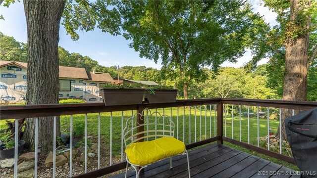 284 Trails End Rd, Sunrise Beach, MO 65079