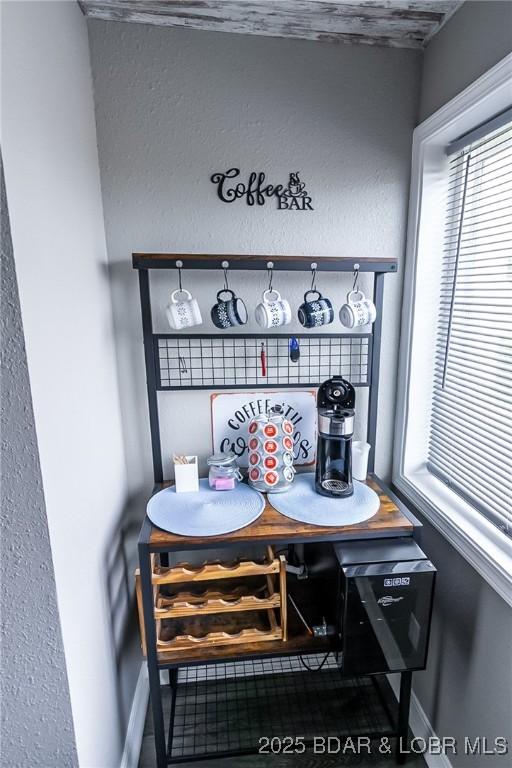 35 Casa Blanca Ct Unit 220-1A, Lake Ozark, MO 65049 - detailed view of baseboards