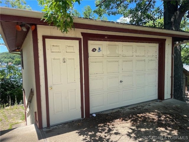 192 Ke Jo Point Rd, Gravois Mills, MO 65037 - view of garage