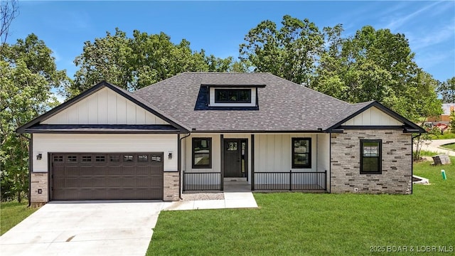 3164 Cross Creek Dr, Camdenton, MO 65020 - view of front of property featuring roof with shingles, a porch, a front lawn, an attached garage, and driveway