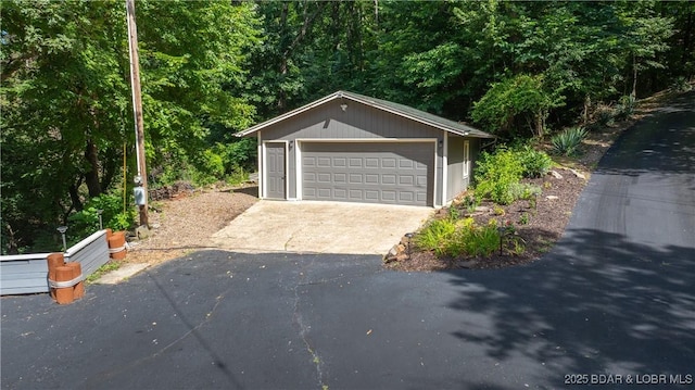 161 Tanglewood Dr, Camdenton, MO 65020 - view of detached garage