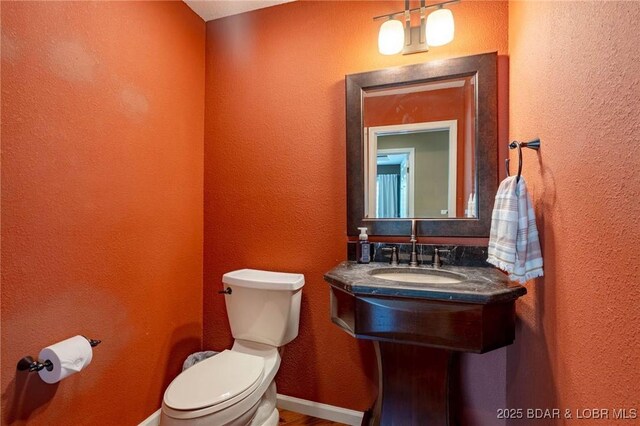 30310 Old Peony Rd, Gravois Mills, MO 65037 - half bath featuring a textured wall