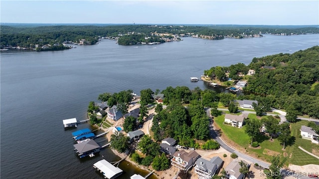15 Knox Point Cir, Lake Ozark, MO 65049 - aerial view of property and surrounding area featuring a large body of water