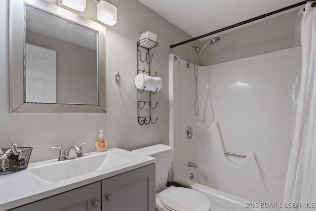 392 Hopetown Dr, Osage Beach, MO 65065 - bathroom featuring vanity and shower / tub combo