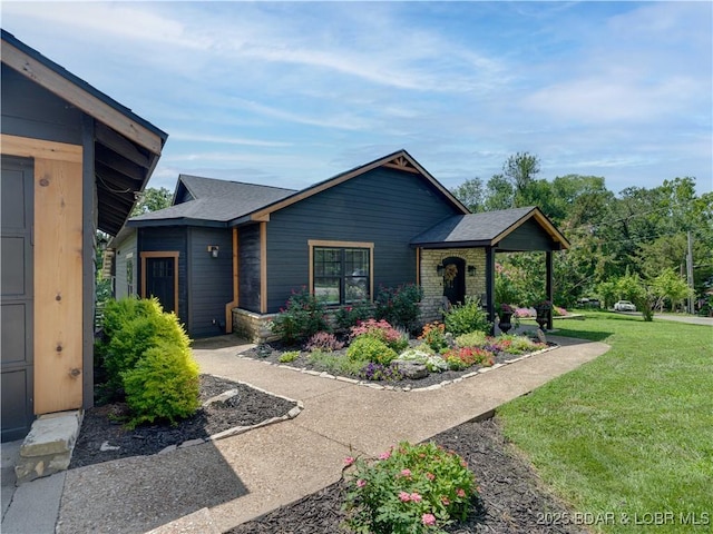 92 Arrowhead Beach Rd, Lake Ozark, MO 65049 - view of front of house featuring a front yard