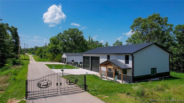 380 Oak Hill Forest Dr, Eldon, MO 65026