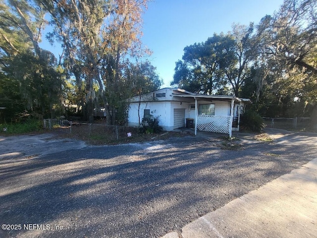 view of front facade featuring covered porch