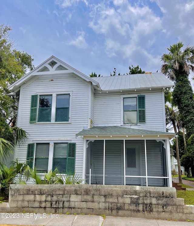 view of front of property