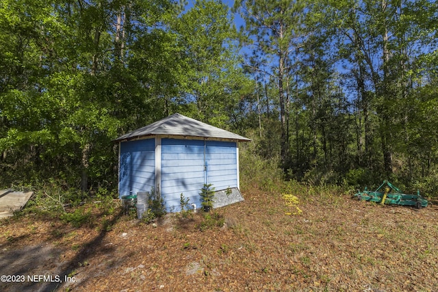 view of outbuilding