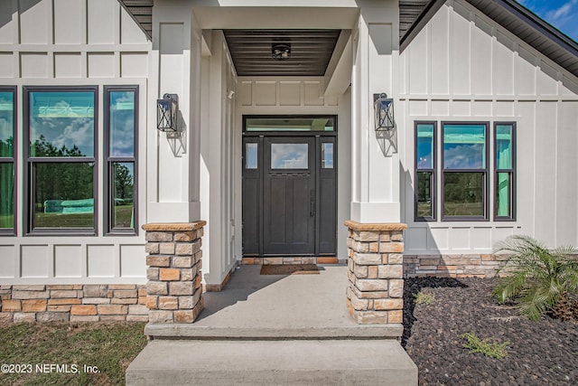 view of property entrance