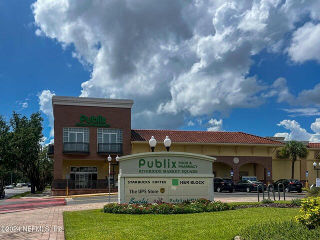 view of building exterior