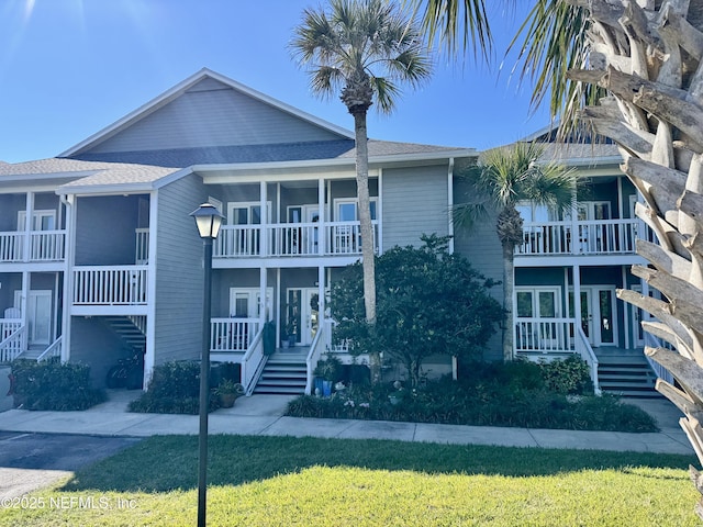 view of front of home with a front yard