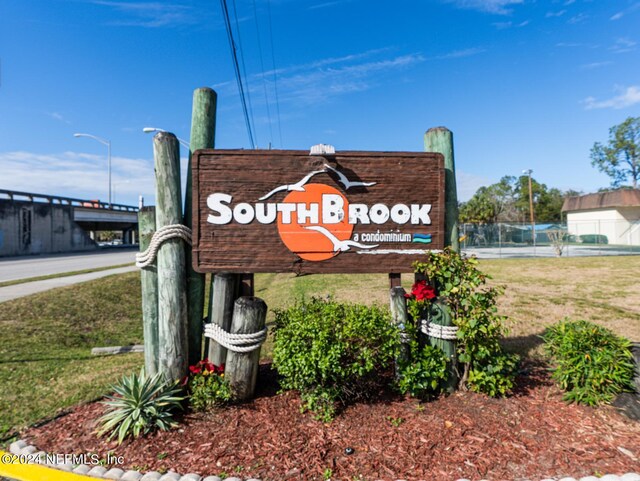 1530 El Prado Rd Unit 5, Jacksonville, FL 32216 - community / neighborhood sign featuring a lawn