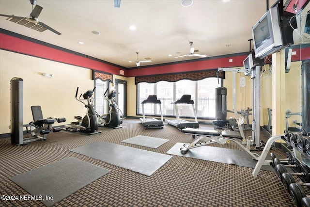 exercise room featuring ceiling fan