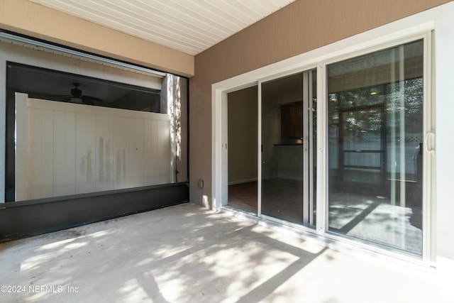 view of patio with ceiling fan