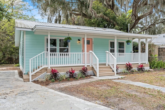 view of front of house with a porch