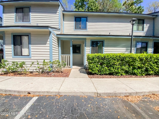 view of front of house with covered porch