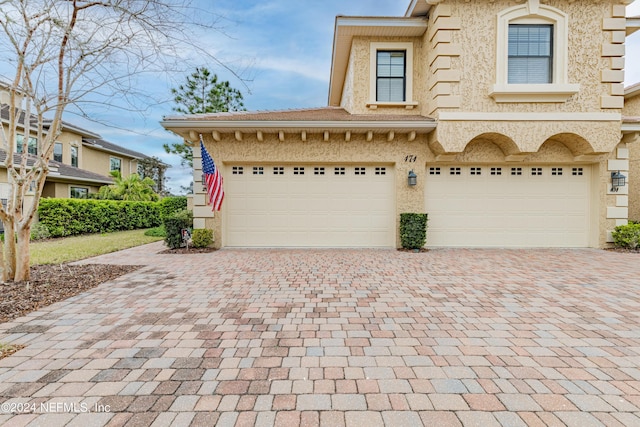 view of front of house featuring a garage