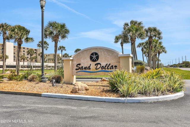 view of community / neighborhood sign