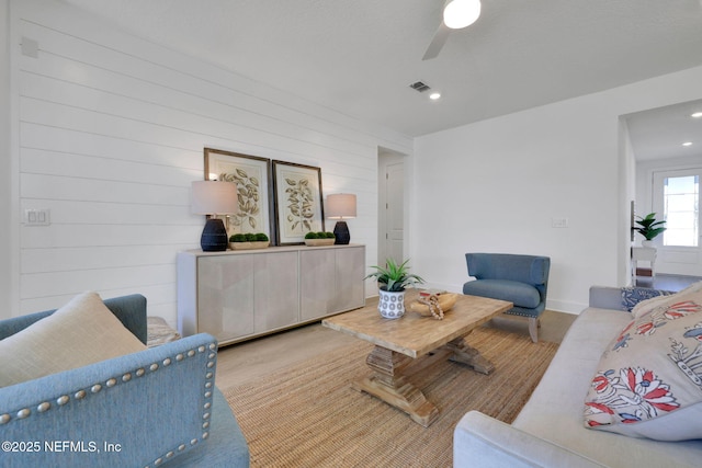 25 Seaside Vista Ct, Saint Augustine, FL 32084 - living room featuring a ceiling fan, baseboards, recessed lighting, and wood finished floors