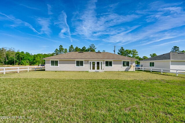 view of front of house featuring a front yard