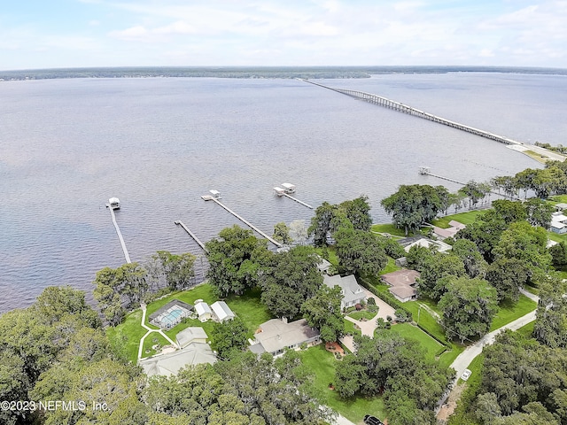 bird's eye view with a water view