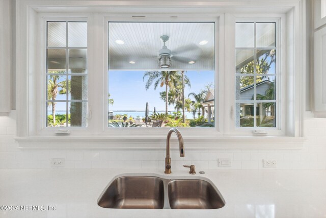 details featuring sink and ceiling fan