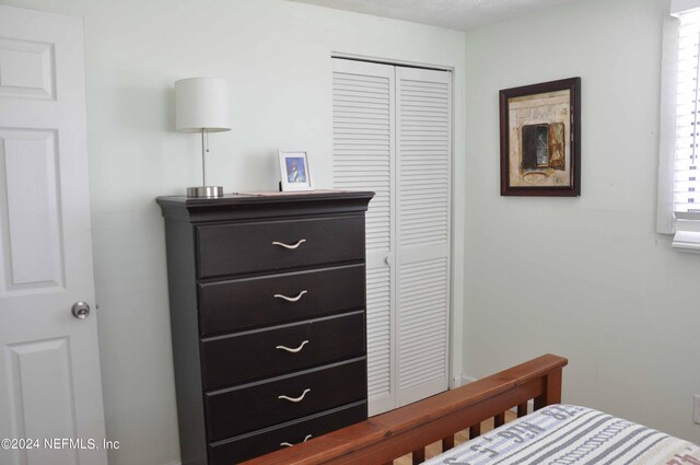 bedroom featuring a closet