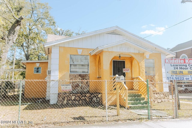 view of front of house featuring covered porch