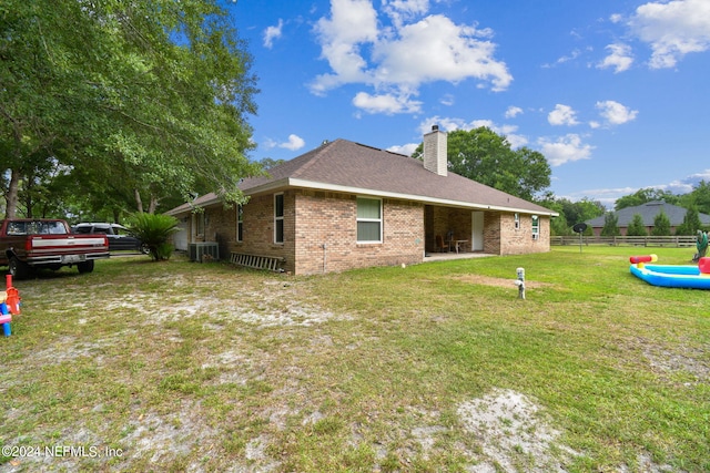 exterior space featuring a yard