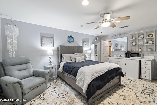 bedroom featuring ceiling fan