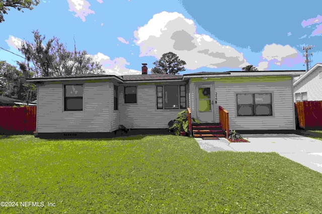 view of front of home featuring a front lawn