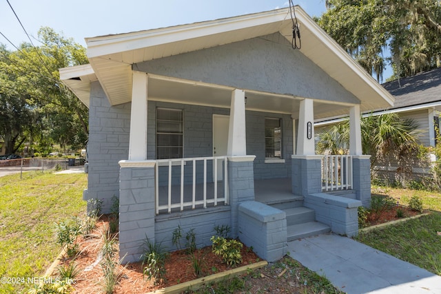 view of front of property featuring a porch