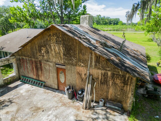 exterior space with a yard