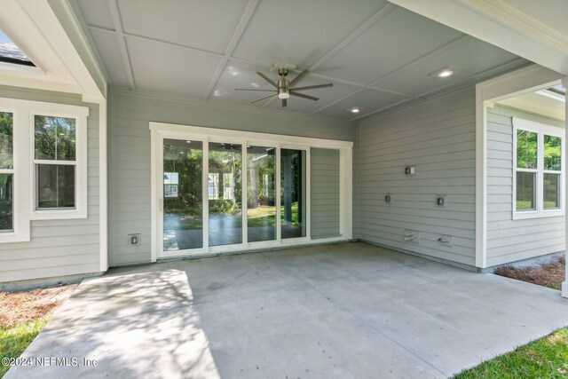 view of terrace with ceiling fan